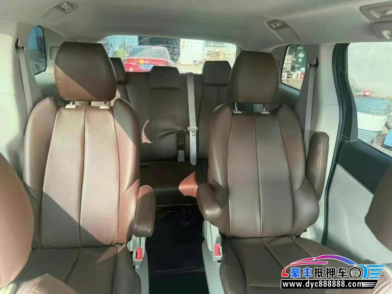 17年别克GL8轿车抵押车出售