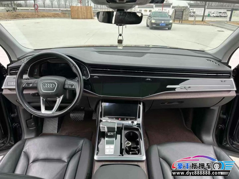21年奥迪Q7轿车抵押车出售