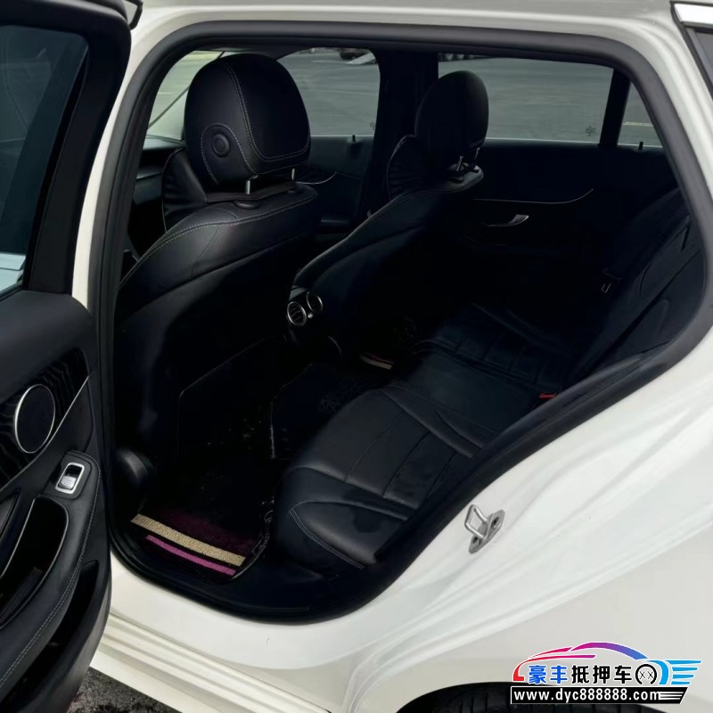 21年奔驰C轿车抵押车出售