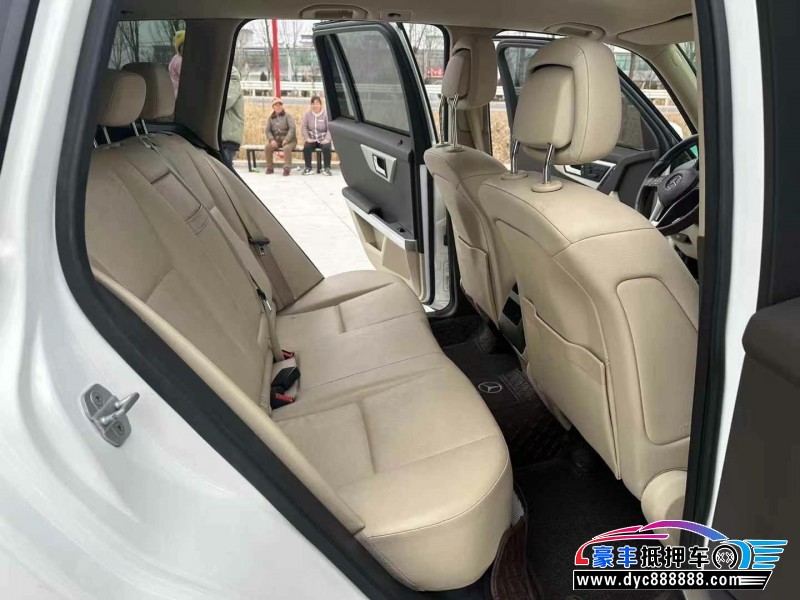 13年奔驰GLK轿车抵押车出售