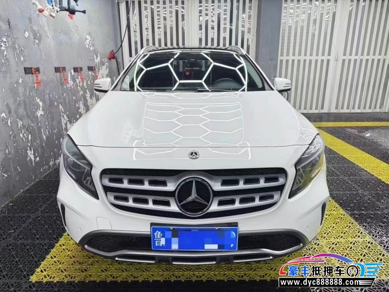 17年奔驰GLA轿车抵押车出售