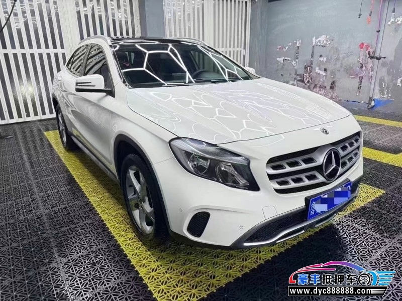17年奔驰GLA轿车抵押车出售