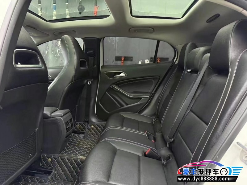 17年奔驰GLA轿车抵押车出售