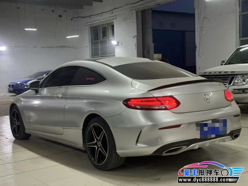 18年奔驰C轿车抵押车出售