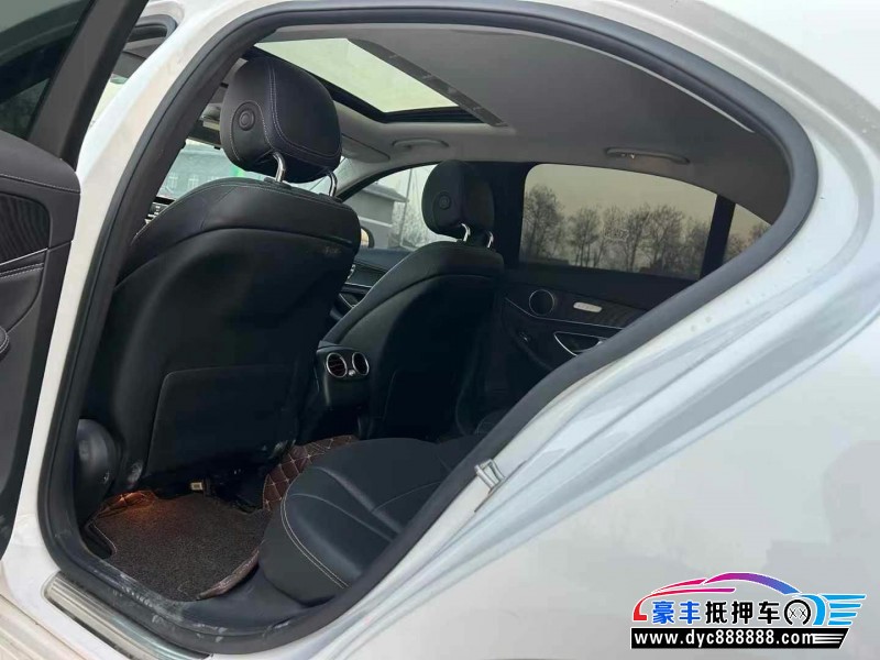 18年奔驰C轿车抵押车出售