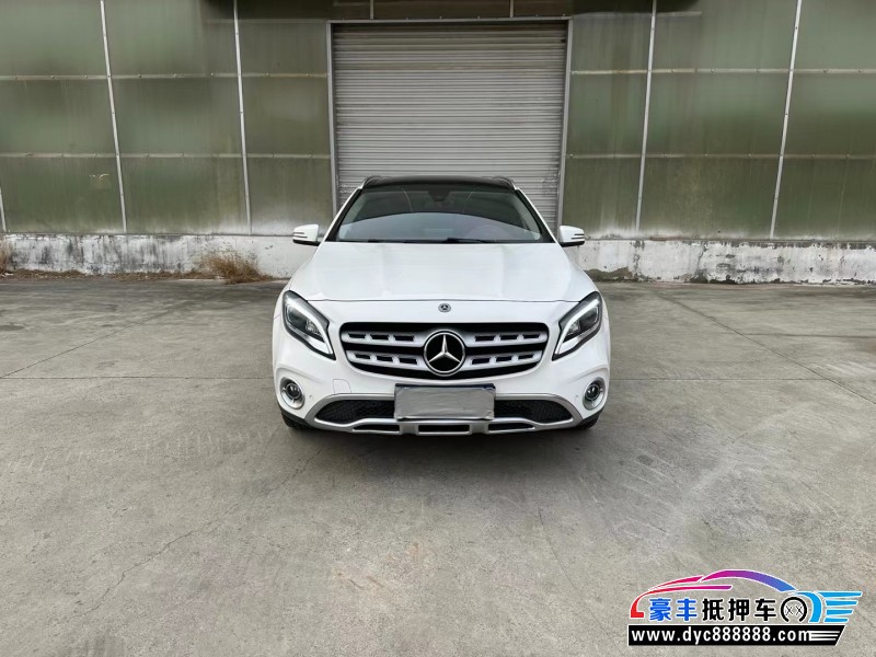 18年奔驰GLA轿车抵押车出售