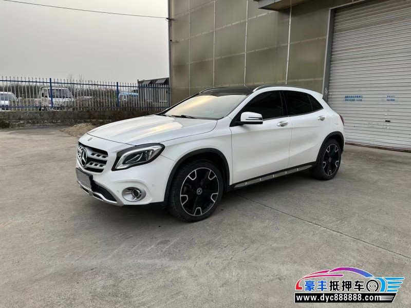 18年奔驰GLA轿车抵押车出售