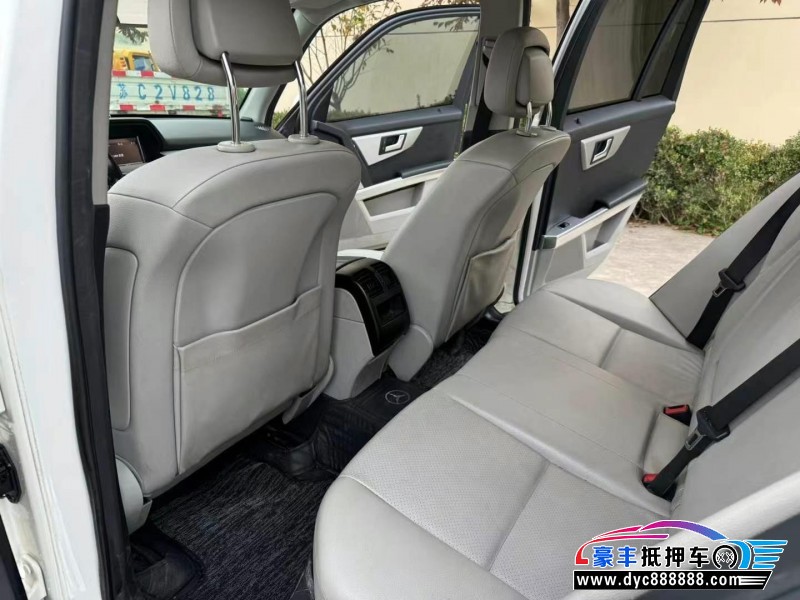 13年奔驰GLK轿车抵押车出售