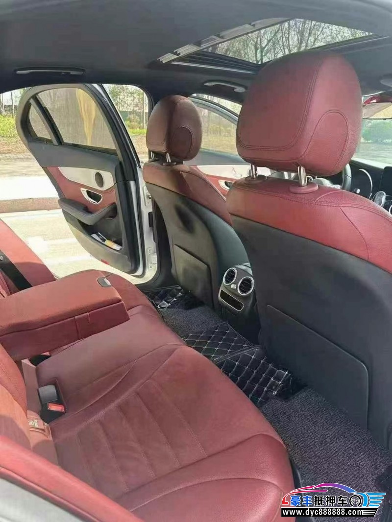 19年奔驰C轿车抵押车出售