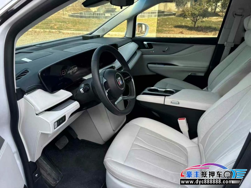 24年别克GL8轿车抵押车出售