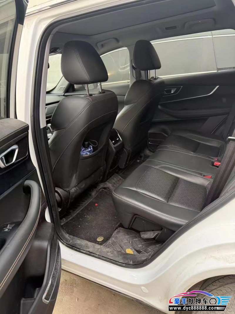 22年奇瑞瑞虎8轿车抵押车出售