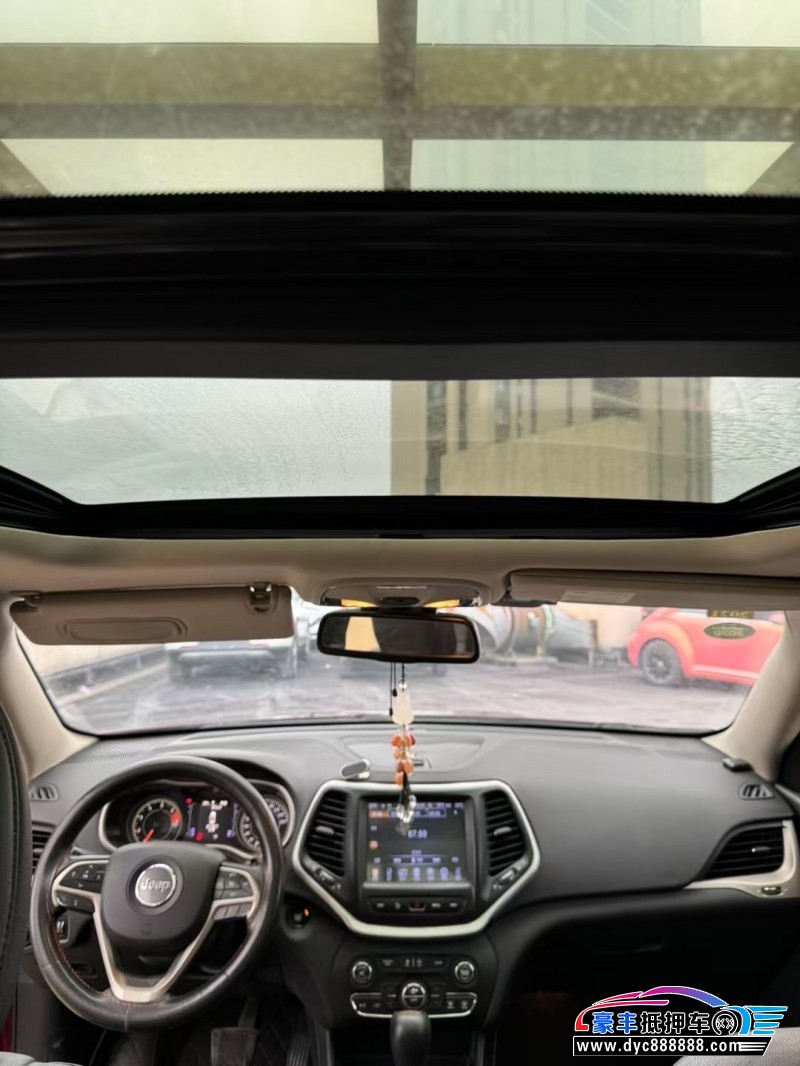 17年Jeep自由光SUV抵押车出售