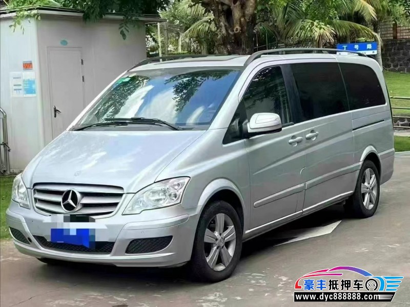 13年奔驰唯雅诺轿车抵押车出售