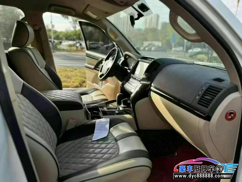 15年丰田兰德酷路泽（陆巡）轿车抵押车出售