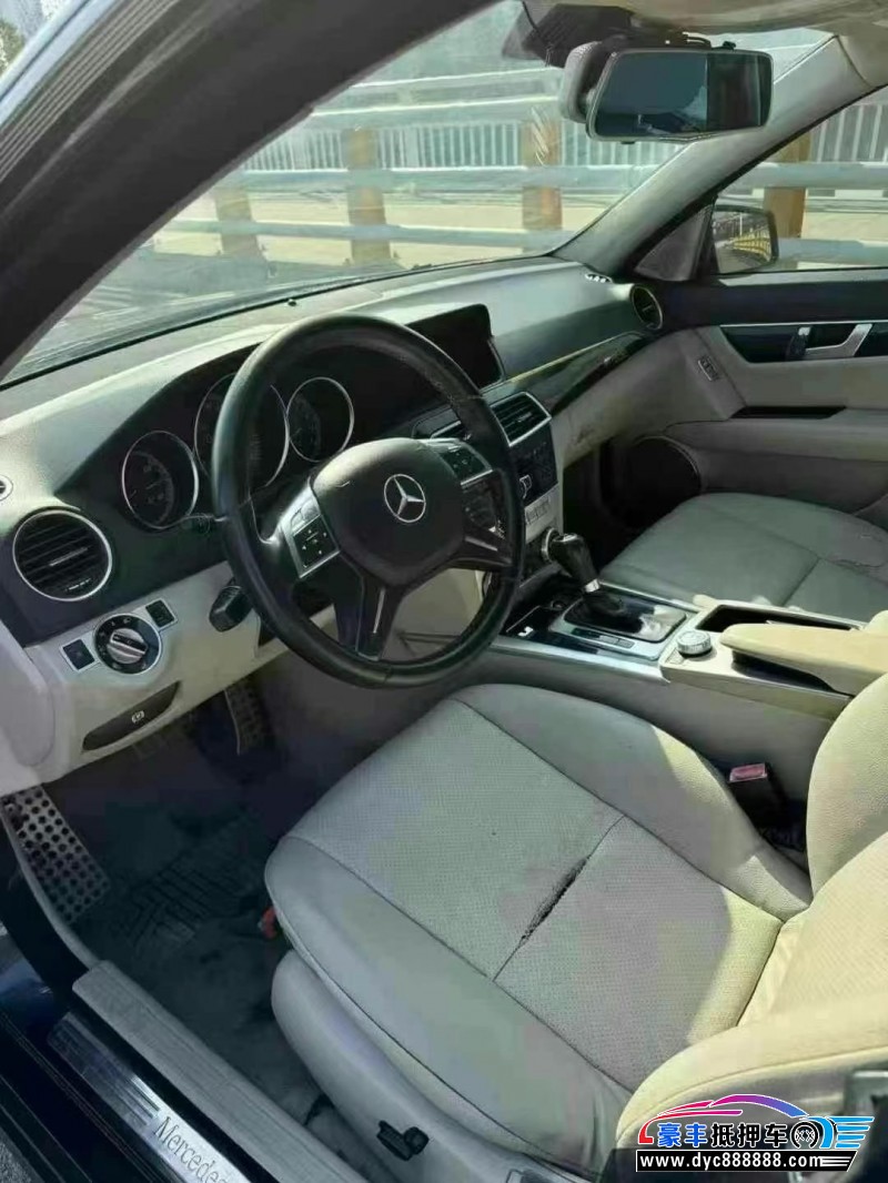 12年奔驰C轿车抵押车出售