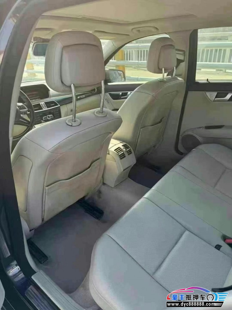 12年奔驰C轿车抵押车出售