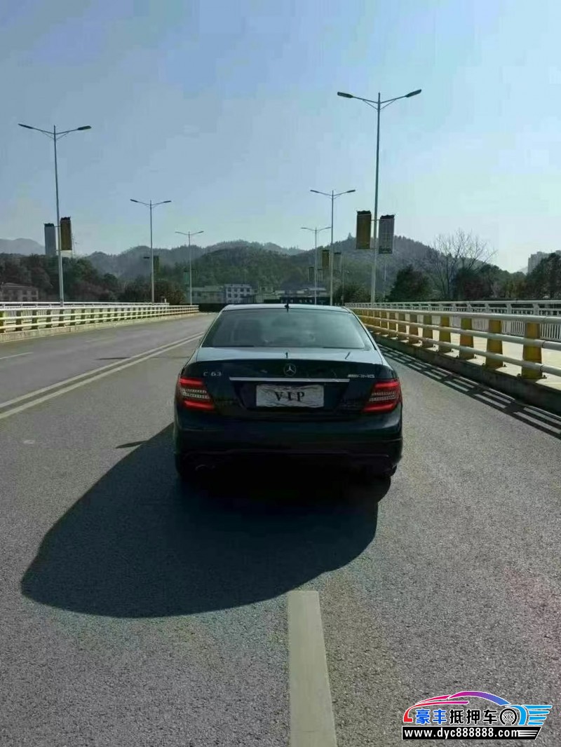 12年奔驰C轿车抵押车出售