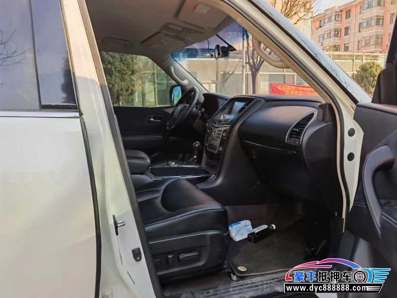 17年日产途乐轿车抵押车出售