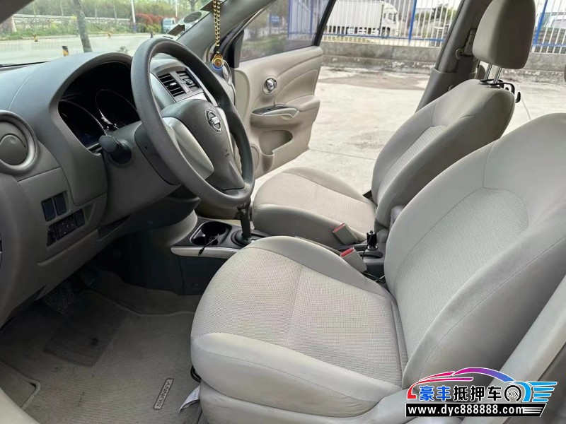 14年日产阳光轿车抵押车出售