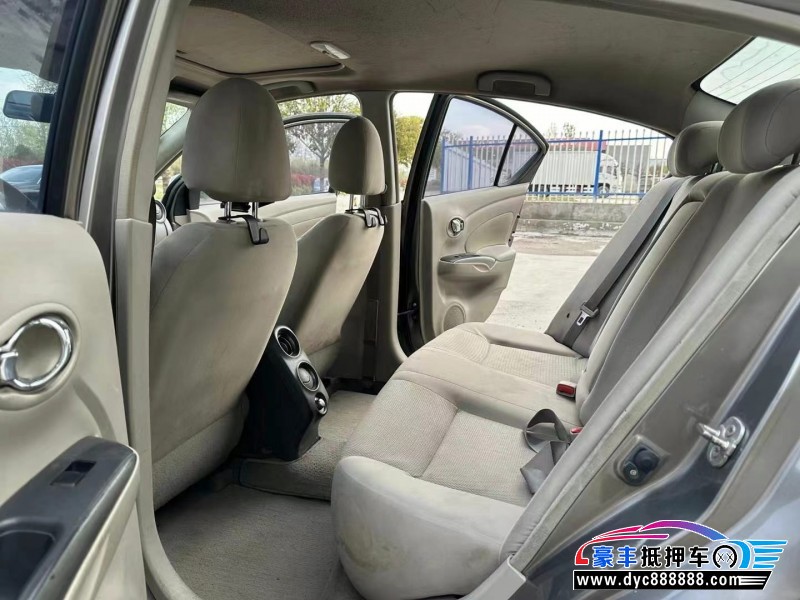 14年日产阳光轿车抵押车出售