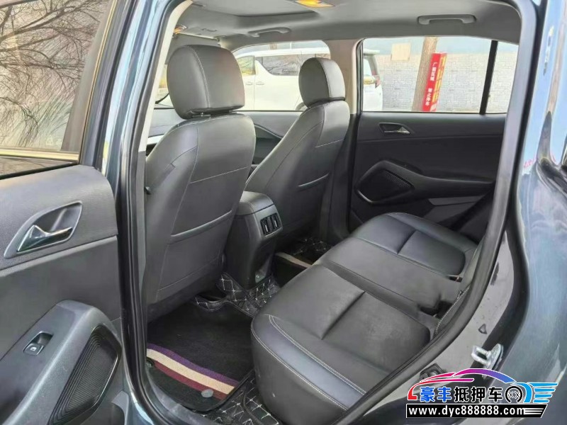 22年现代ix35轿车抵押车出售