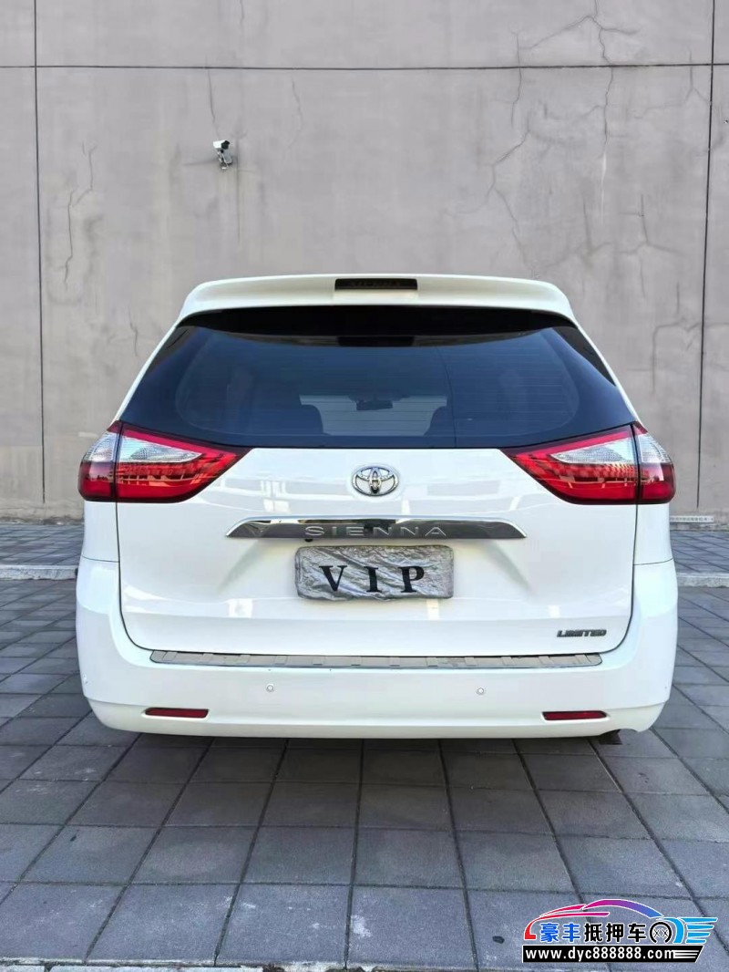 17年丰田塞纳轿车抵押车出售