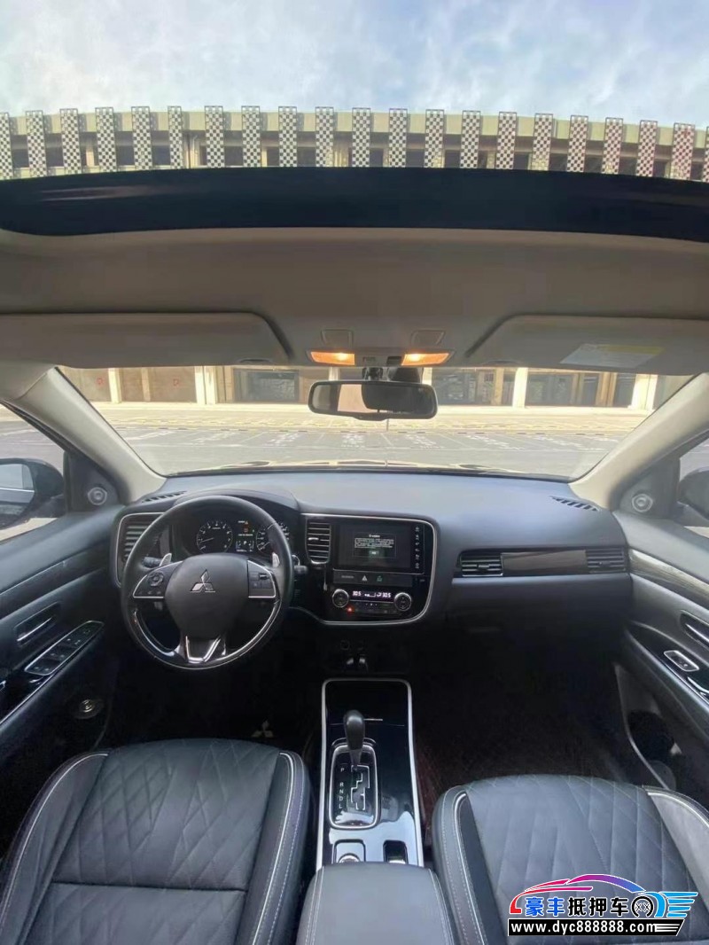 21年三菱欧蓝德轿车抵押车出售