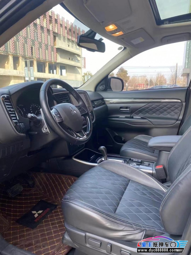 21年三菱欧蓝德轿车抵押车出售