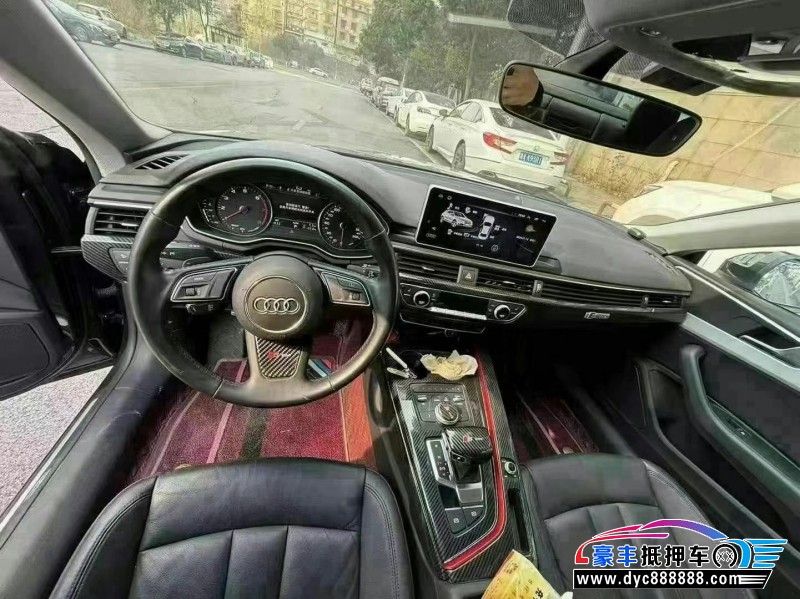 19年奥迪A5轿车抵押车出售