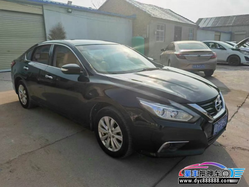 17年日产天籁轿车抵押车出售