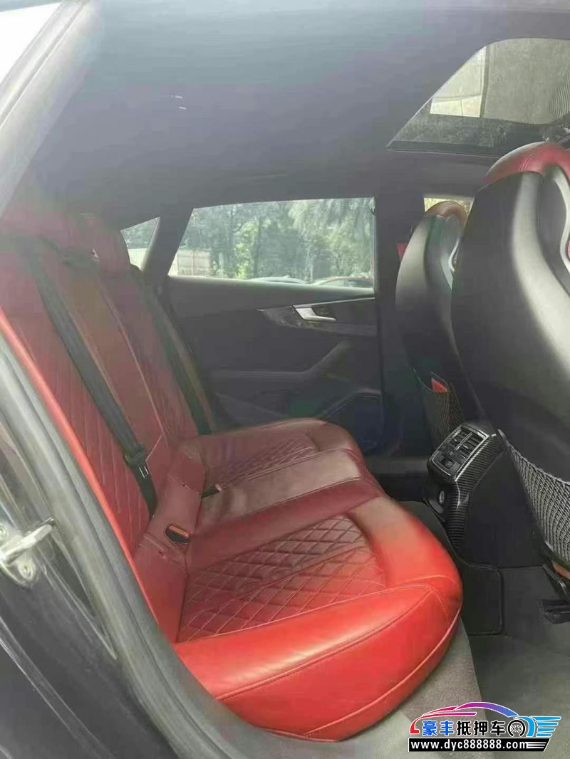 19年奥迪S5轿车抵押车出售