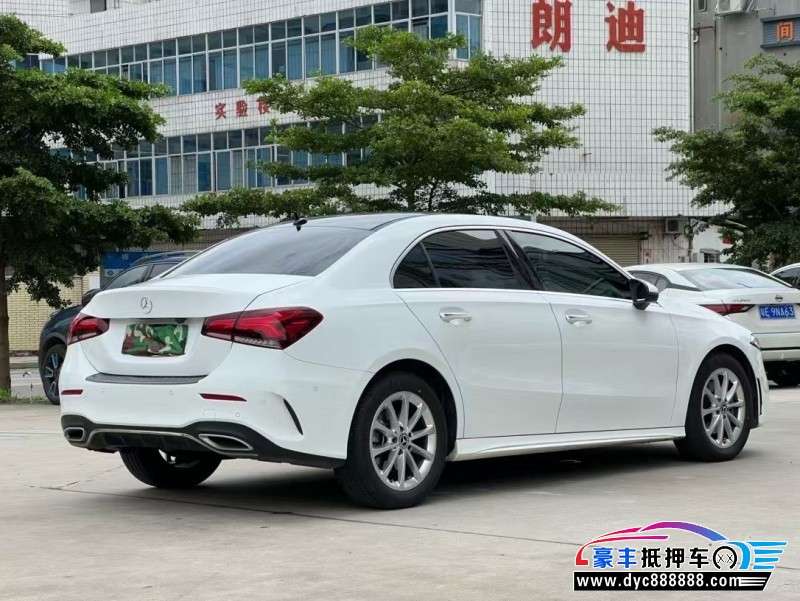 20年奔驰A轿车抵押车出售