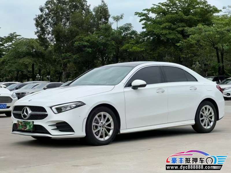 20年奔驰A轿车抵押车出售