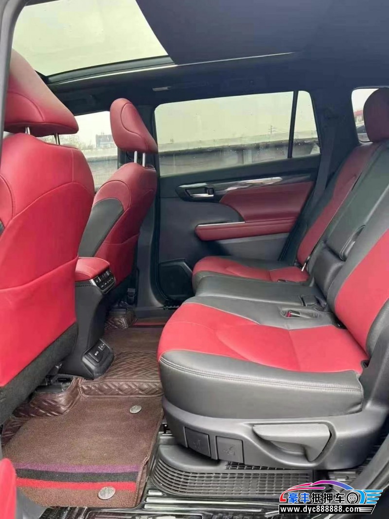 23年丰田皇冠轿车抵押车出售