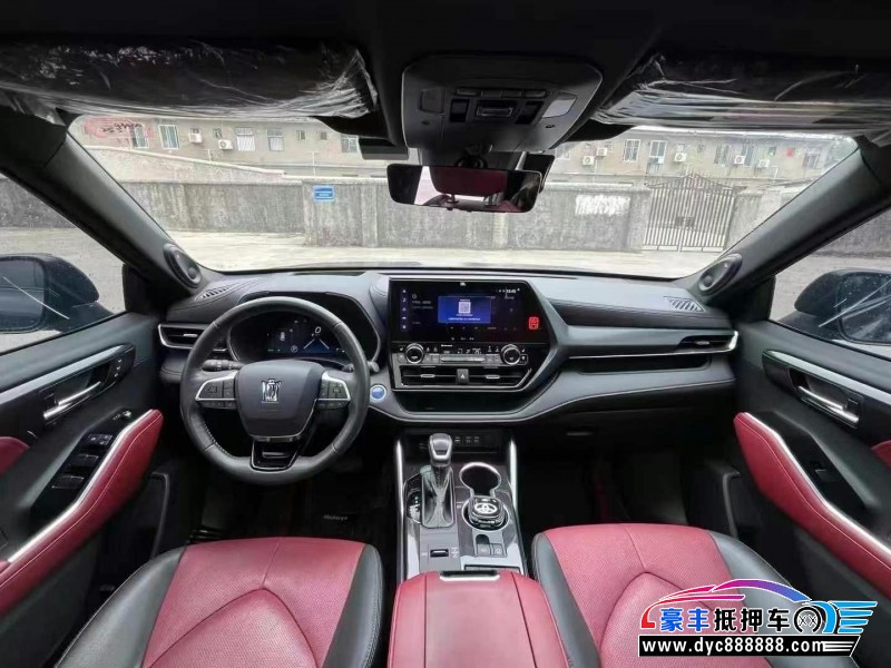 23年丰田皇冠轿车抵押车出售