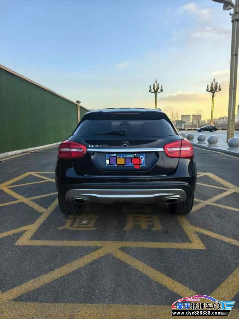16年奔驰GLA轿车抵押车出售