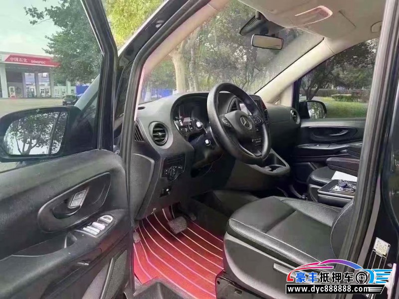 18年奔驰威霆轿车抵押车出售