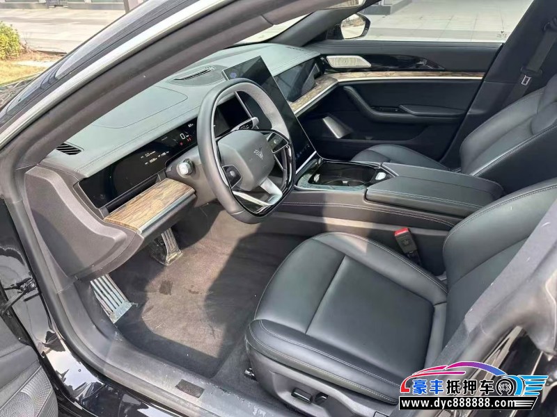 23年哪吒S轿车抵押车出售