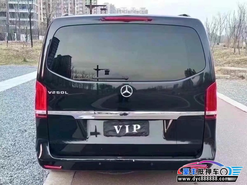 17年奔驰V轿车抵押车出售