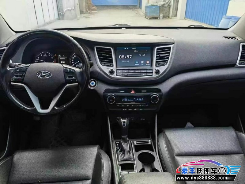 18年现代途胜轿车抵押车出售