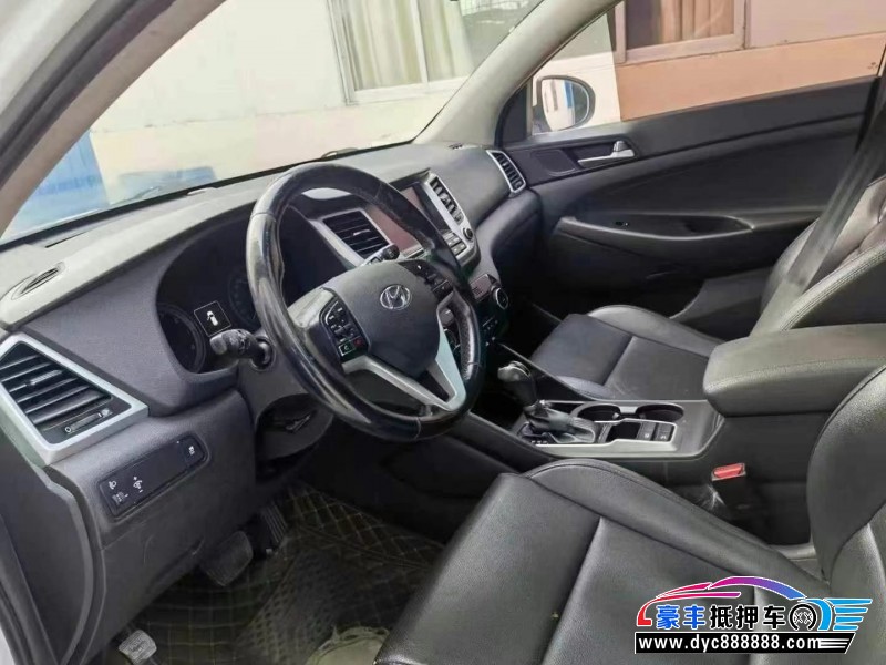 18年现代途胜轿车抵押车出售