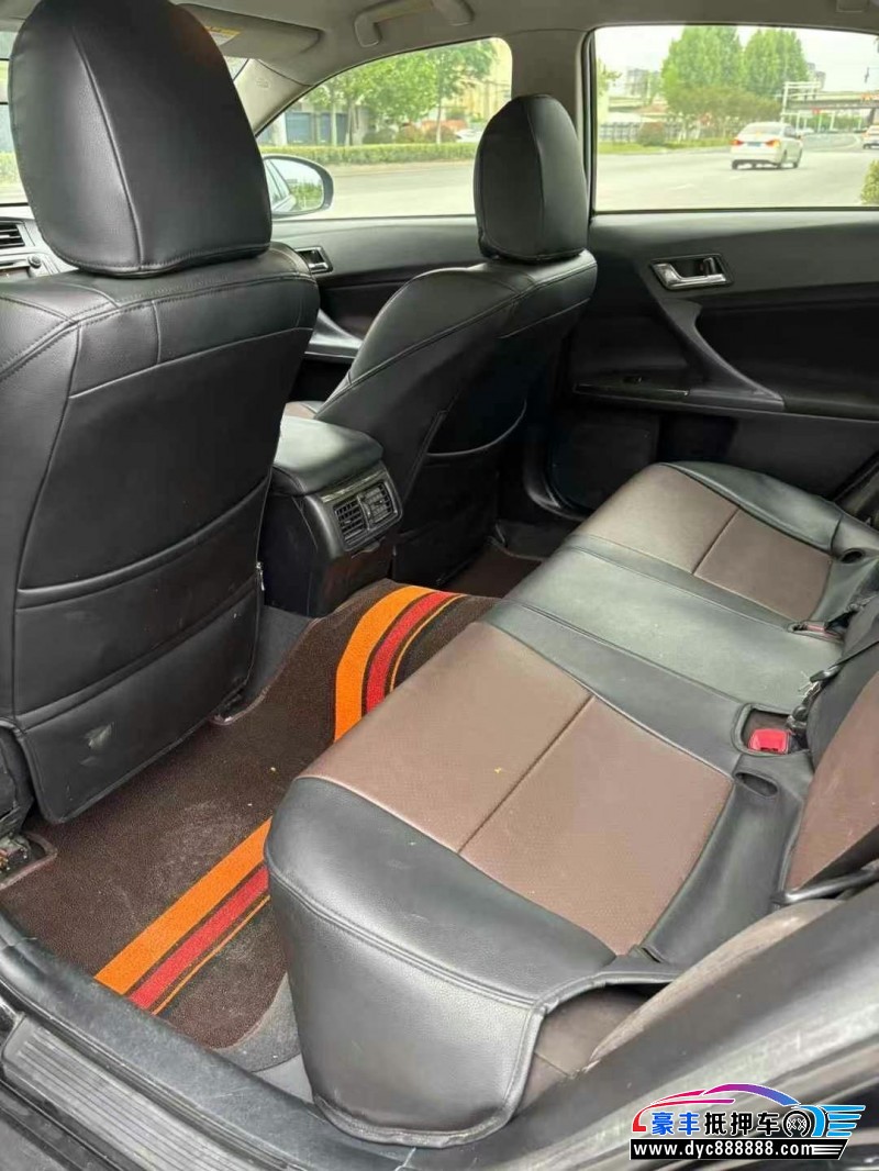 15年丰田锐志轿车抵押车出售