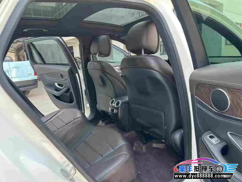 17年奔驰GLC轿车抵押车出售