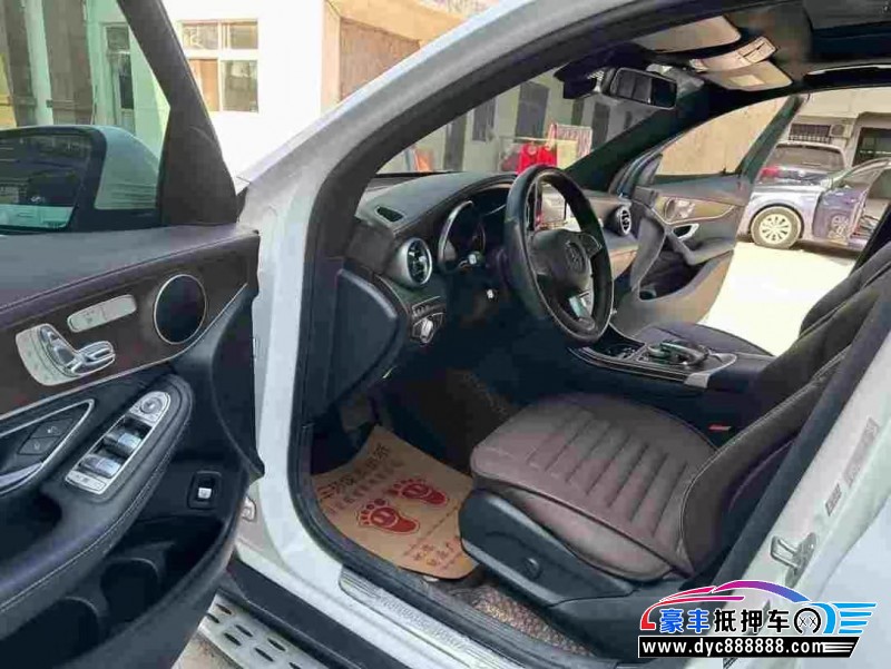 17年奔驰GLC轿车抵押车出售