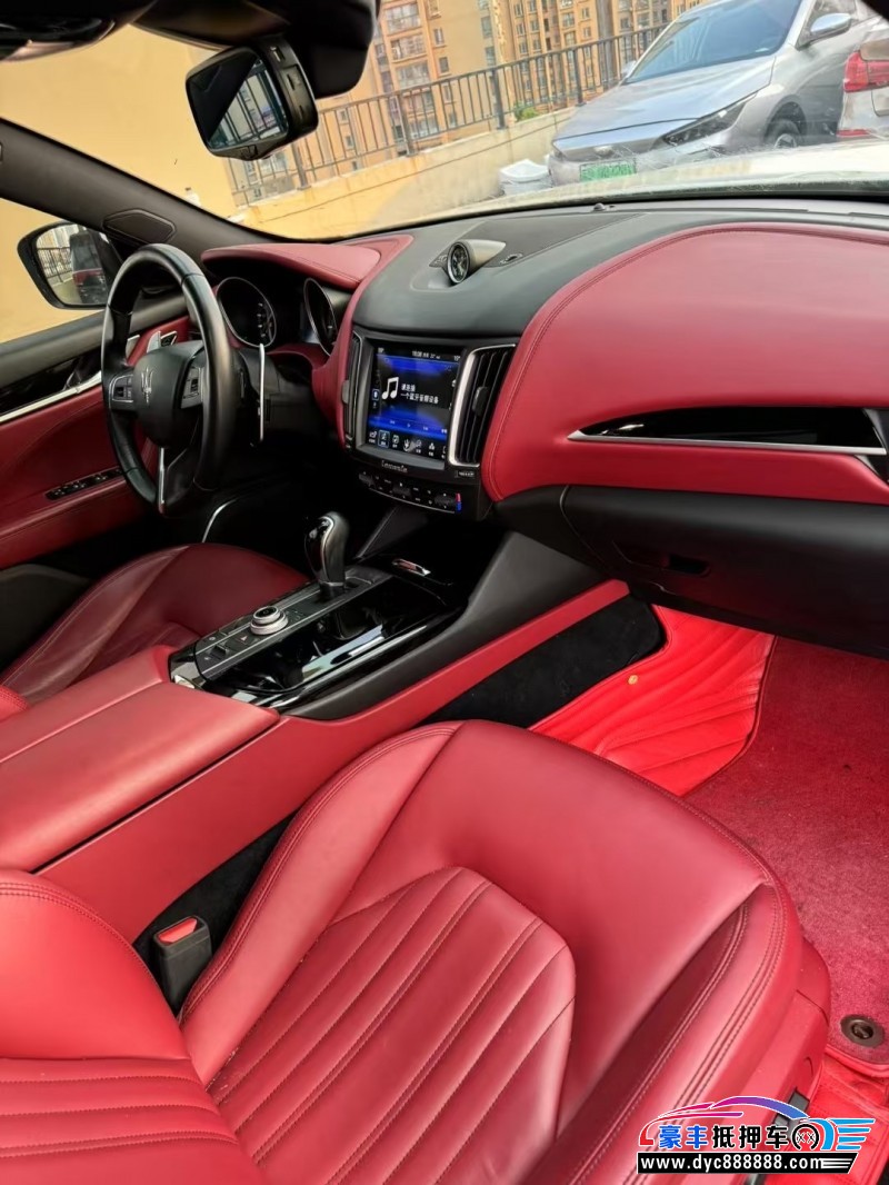 17年玛莎拉蒂Levante轿车抵押车出售