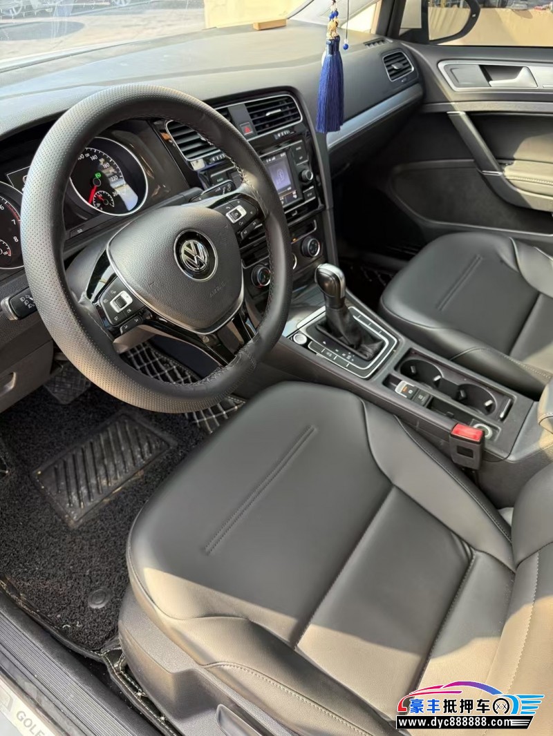18年大众高尔夫轿车抵押车出售