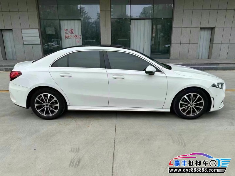 20年奔驰A轿车抵押车出售