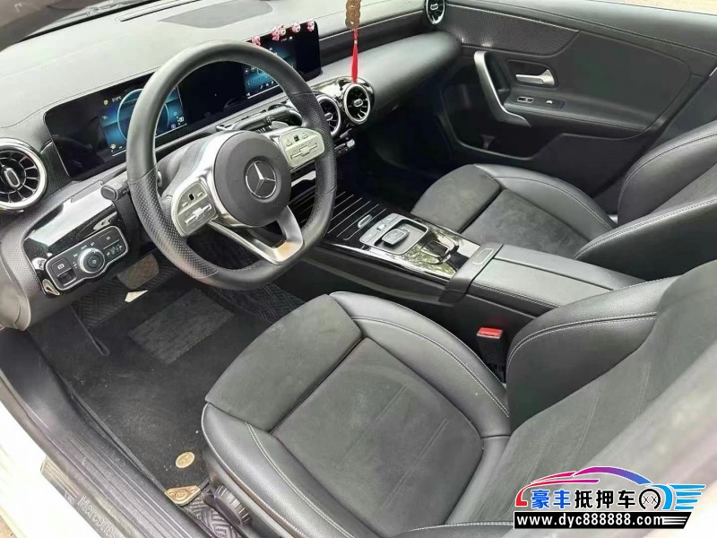 20年奔驰A轿车抵押车出售