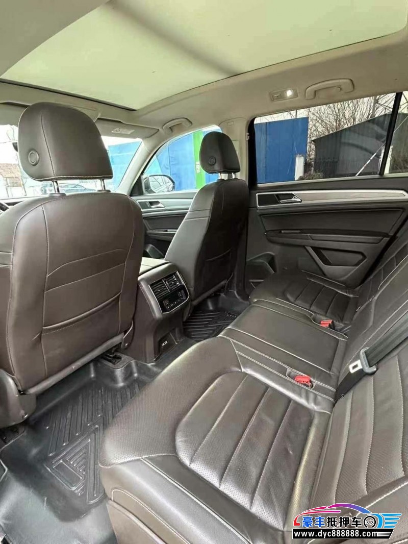 18年大众途昂轿车抵押车出售