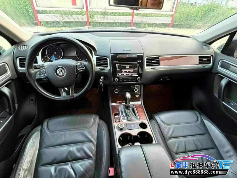 14年大众途锐轿车抵押车出售